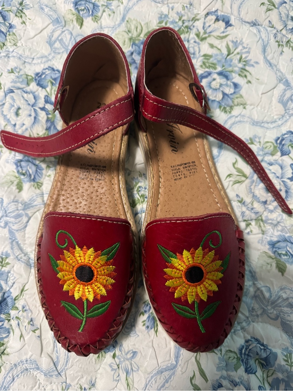 Handmade Red Platform Huaraches with Embroidered Sunflower - Size 6 US (23 MX) -